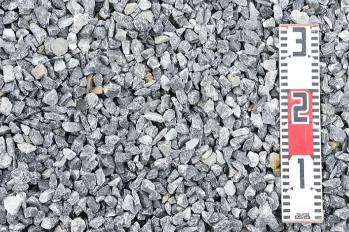 揖斐青白砂利（13-20mm）