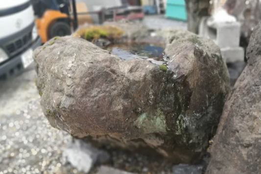 揖斐石　水鉢　130*110*100mm　【一点もの】