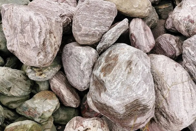 紅簾（すだれ）ごろた石 350-400mm