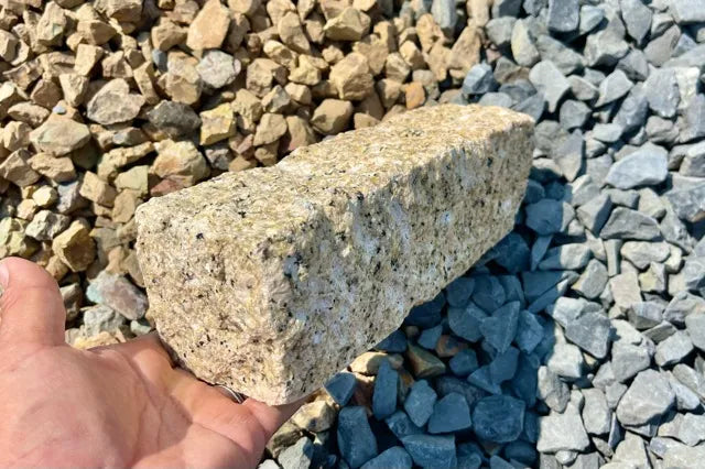 ピンコロサビ　３丁掛け　90*90*290mm（見切り、石畳、土留など）