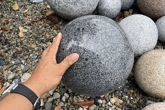 ボールストーン　黒グレー　磨き（Φ300mm）