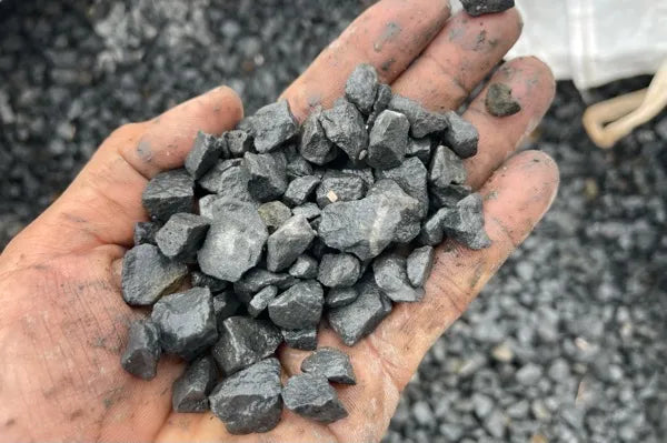 揖斐青黒砂利（5-13mm）