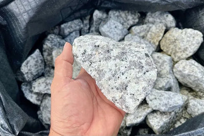 ひるかわ御影白割栗石100-200mm