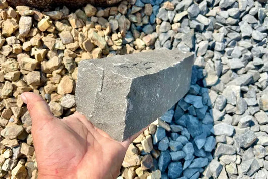 ピンコロブラック　3丁掛け　90*90*290mm（見切り、石畳、土留など）