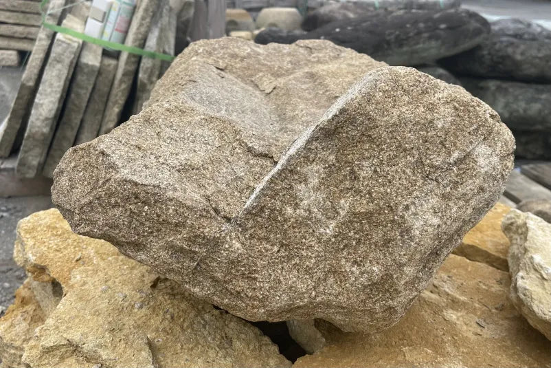 庵治石　水鉢　[2]
