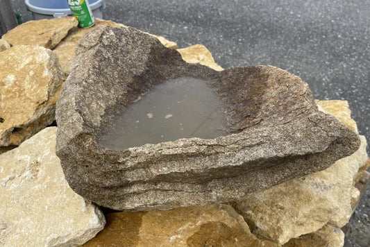 庵治石　水鉢　[3]