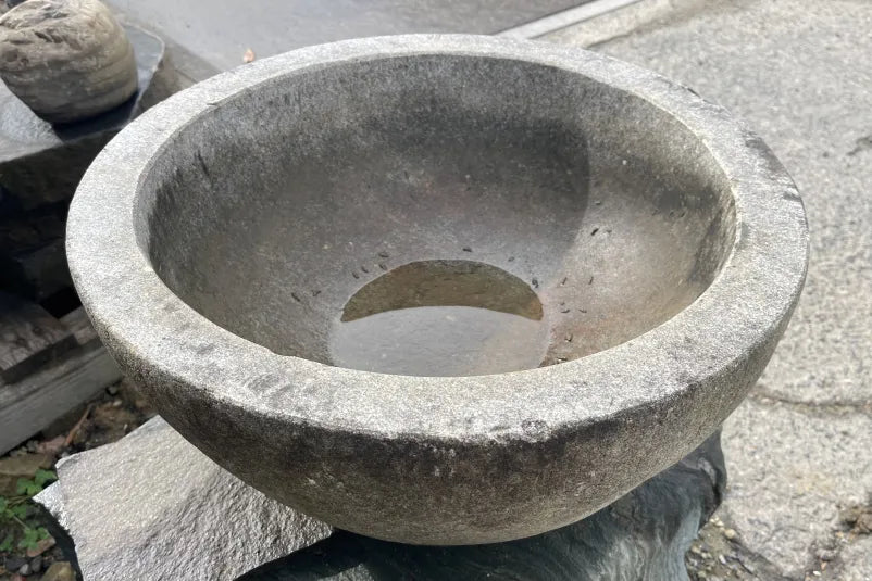 水鉢　つき臼　【一点もの】