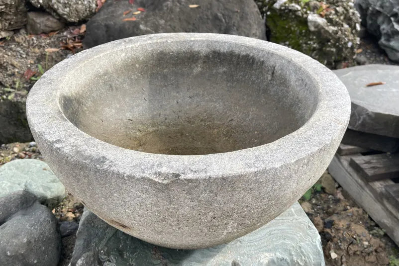 水鉢　つき臼　【一点もの】