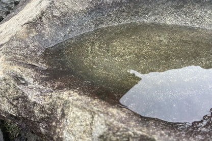 庵治石　水鉢　[9]