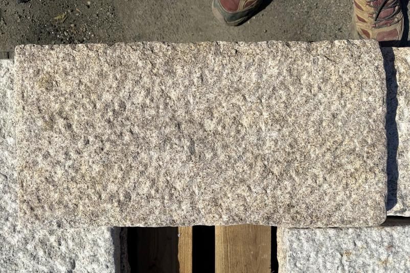 御影石敷石 サビ 古材仕上げ 600*300*50mm 2